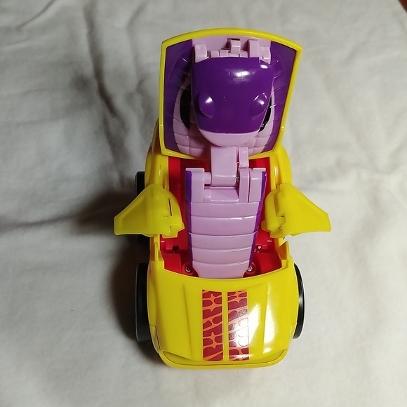 Car that transforms to a Cobra - Picture 3 of 9